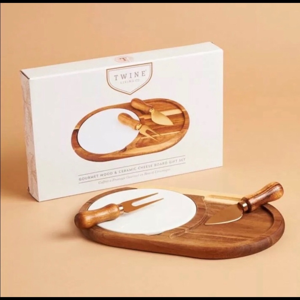 Twine Wooden Cheese Board Gift Set NWT